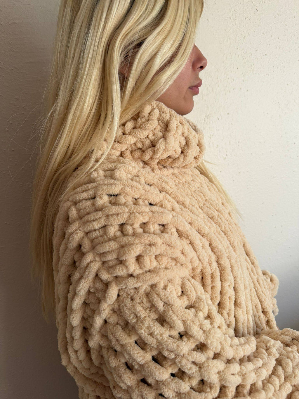 Chunky Oversized Sweater – Beige Chenille Turtleneck Balloon Sleeve Knitwear