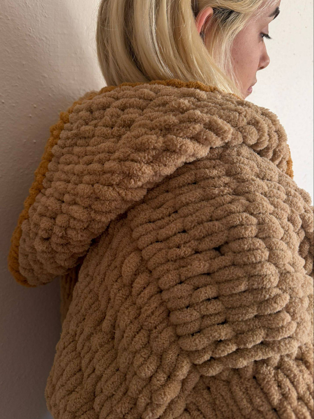 Chunky Knit Hooded Cardigan – Oversized Camel Hand-Knit Jacket with Mustard Stripe